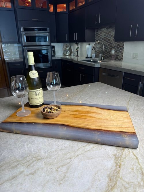 C34 Iridescent white with gold flakes 23x12